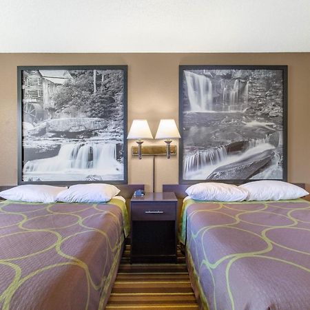 Super 8 By Wyndham Weston Wv Otel Dış mekan fotoğraf