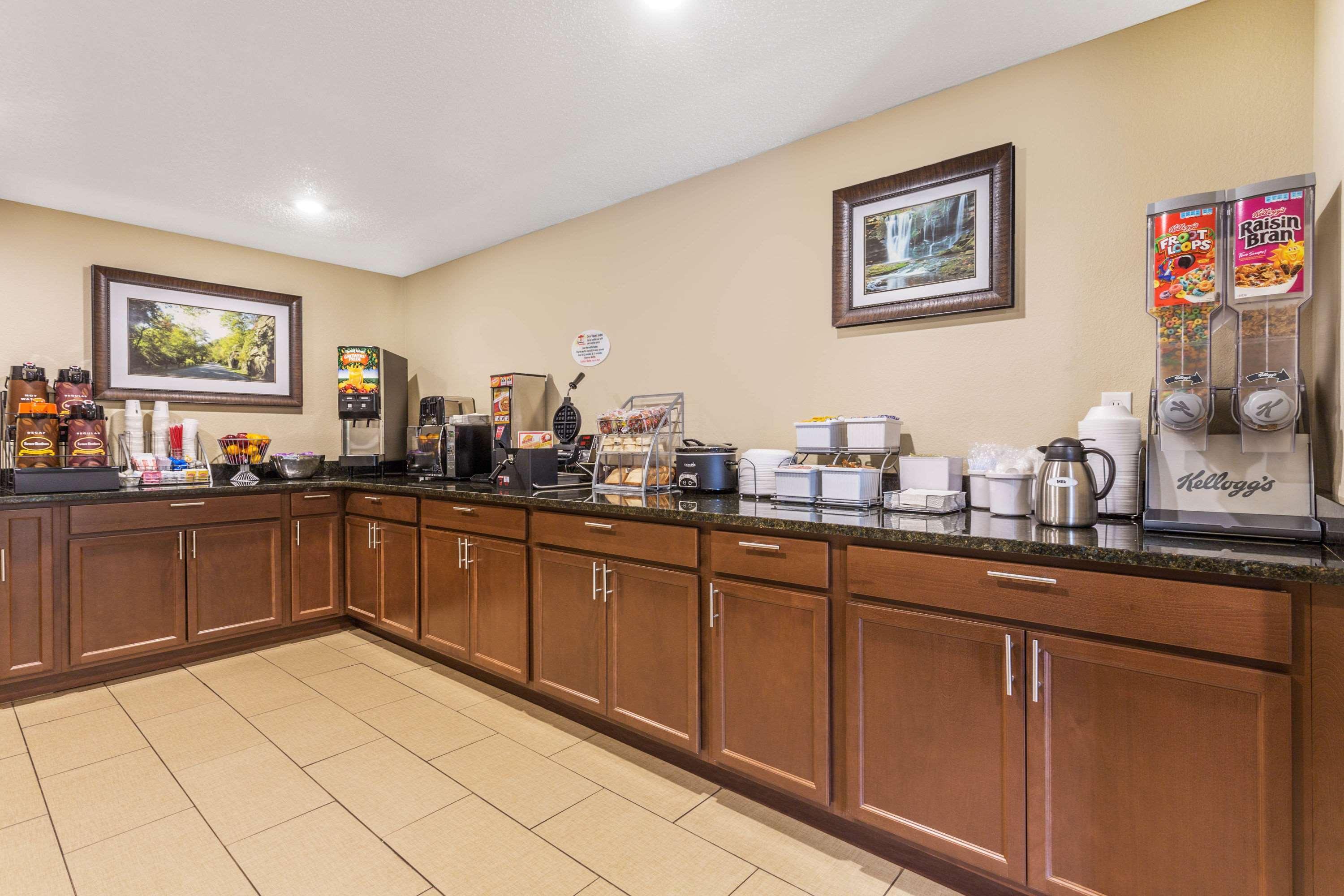 Super 8 By Wyndham Weston Wv Otel Dış mekan fotoğraf