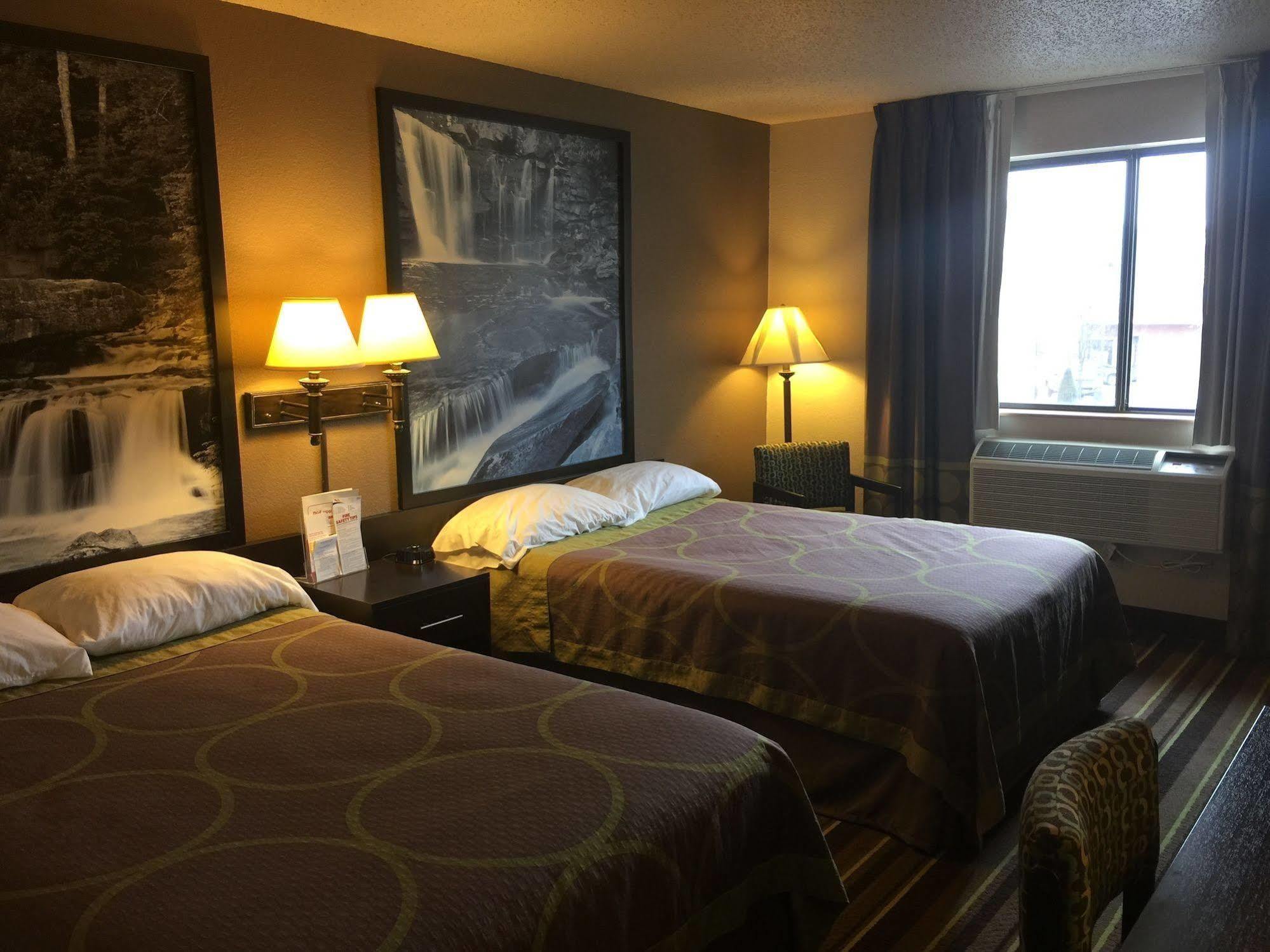 Super 8 By Wyndham Weston Wv Otel Dış mekan fotoğraf